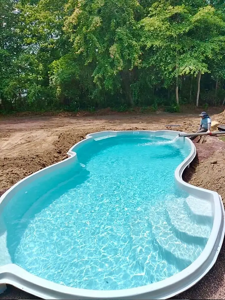 Roatan-White-being-installed-.-sc-2025